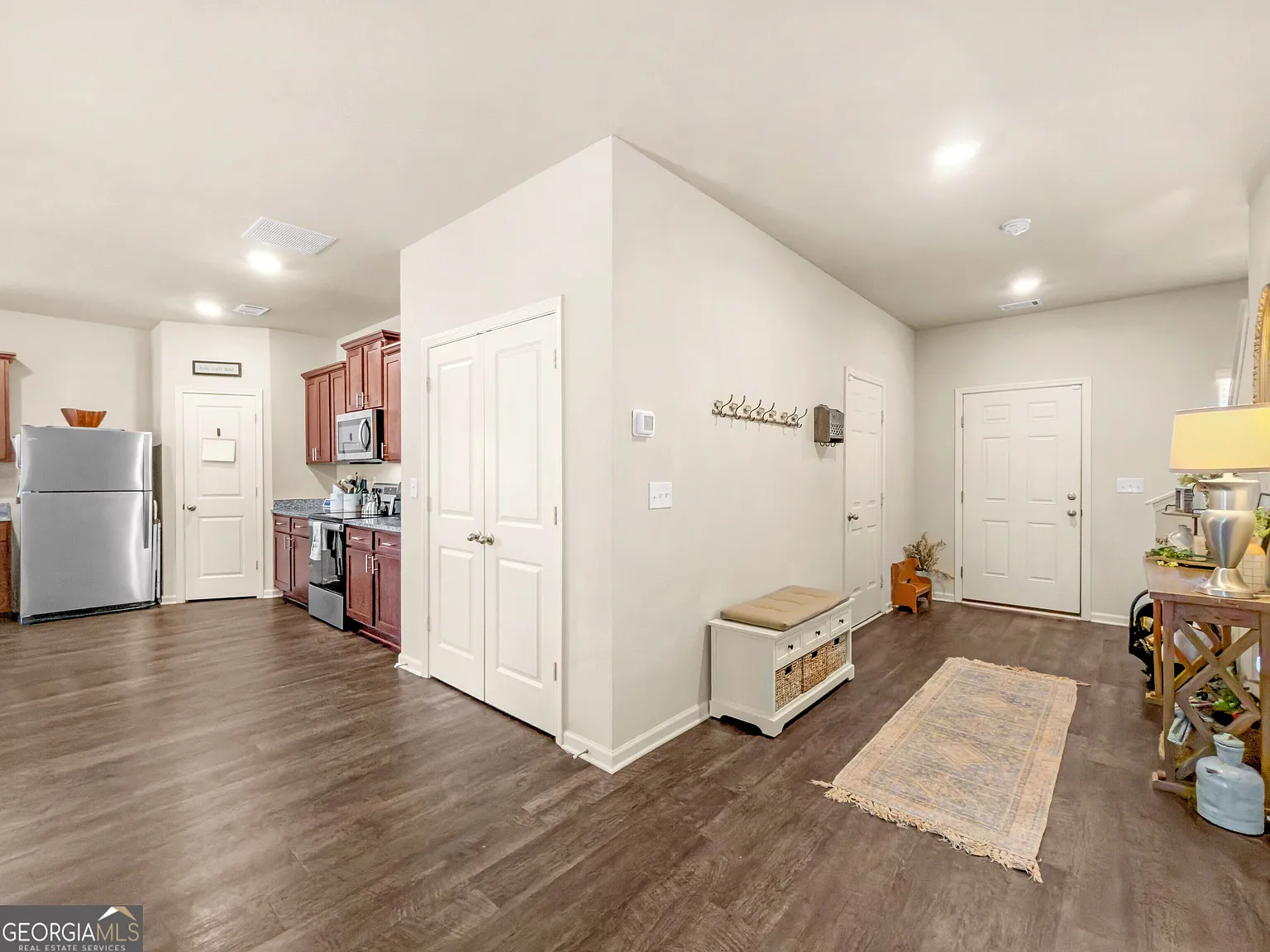 3 bed, 2.5 bath, 2095 sqft, $2,600 — Photo 3