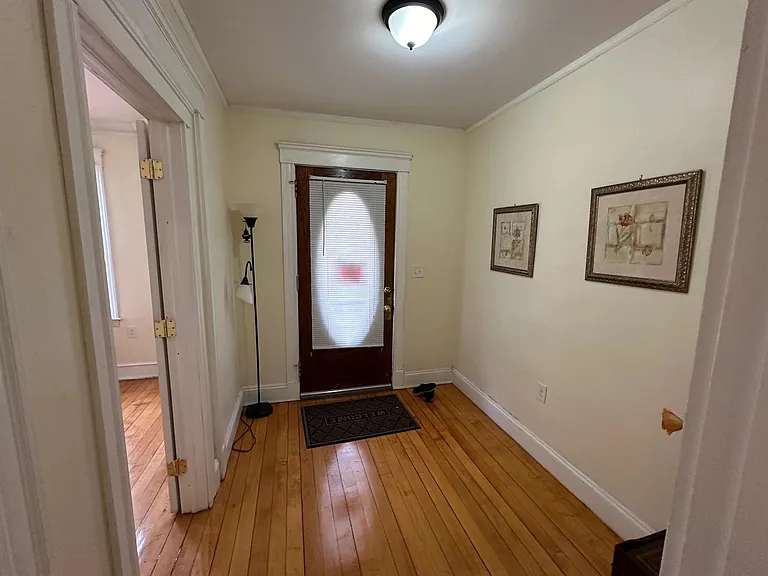 32 Walnut St #1 — Photo 8