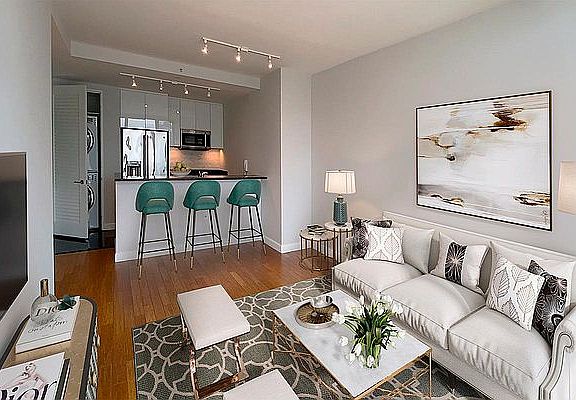 3rd image of 160 W 62nd St APT 39H