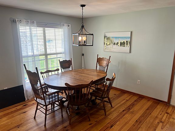 4th image of 9347 Island Rd