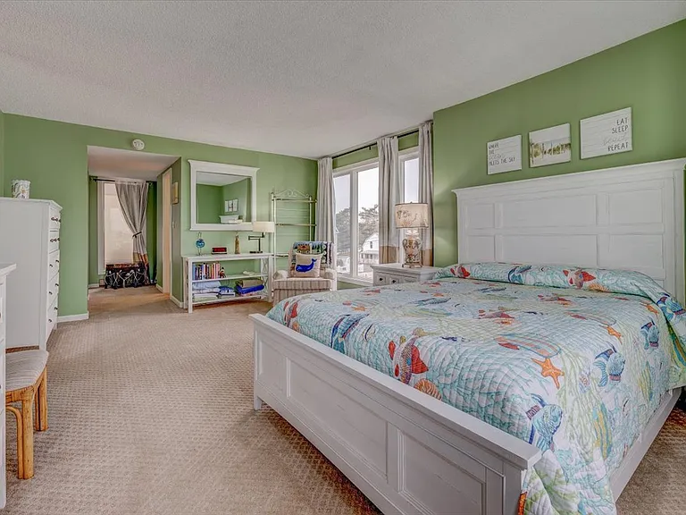 1 Seacliff Ave #3A — Photo 17