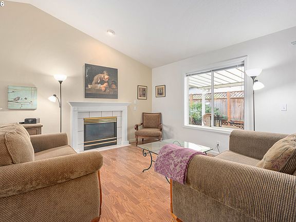 5th image of 2418 Kalmia St