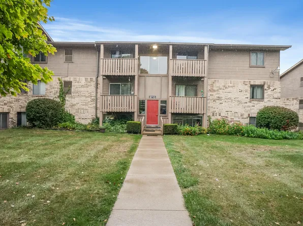8713 Candlewood Trl APT 10, Brighton, MI 48116