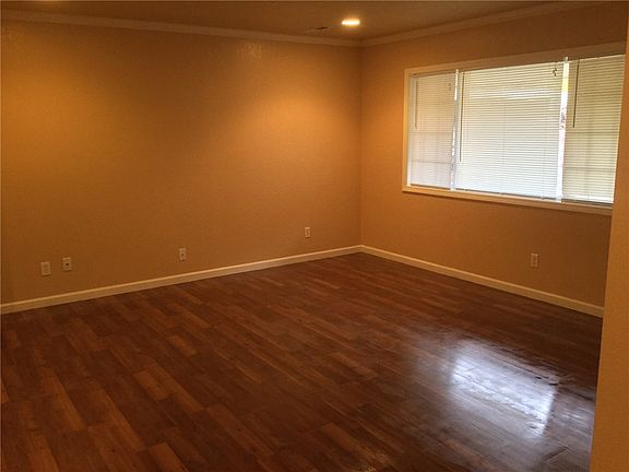 5th image of 2101 Westwood Ave