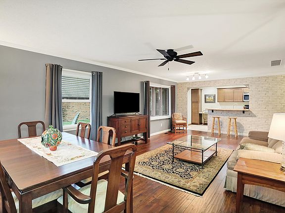 4th image of 440 Eagle Crest Dr