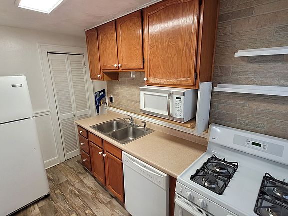 4th image of 1408 Monterey Ave #2