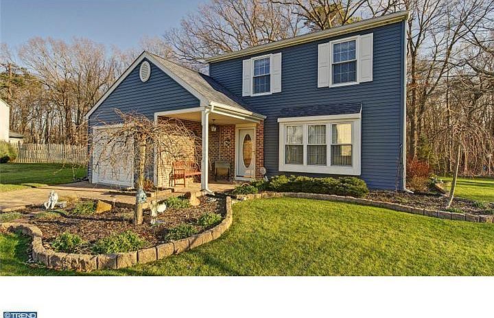 1st image of 17 Hartsdale Ln
