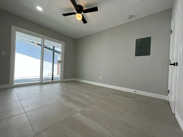 551 11th St #2 — Photo 3