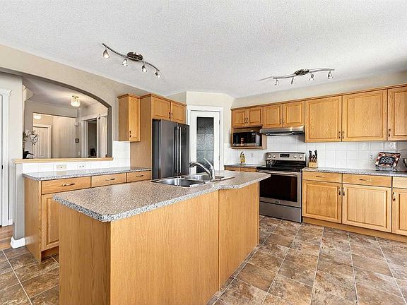 2nd image of 219 W Hidden Ranch Cir NW