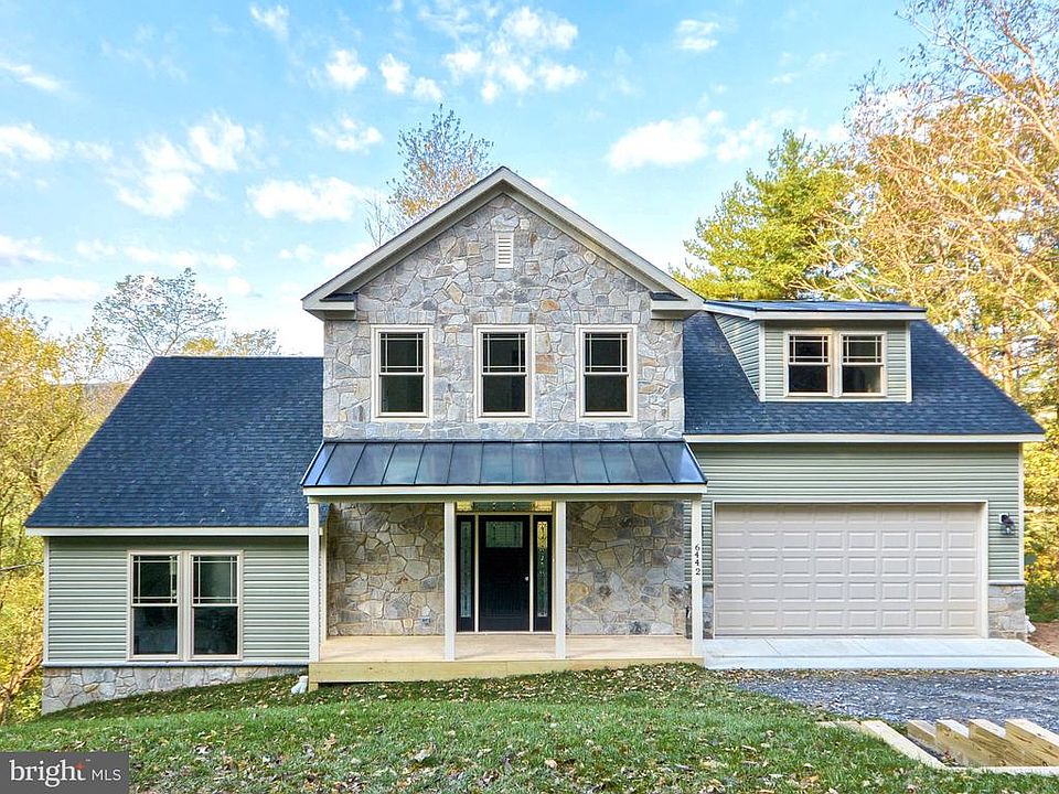 Beautiful wooded lot. Private and serene!