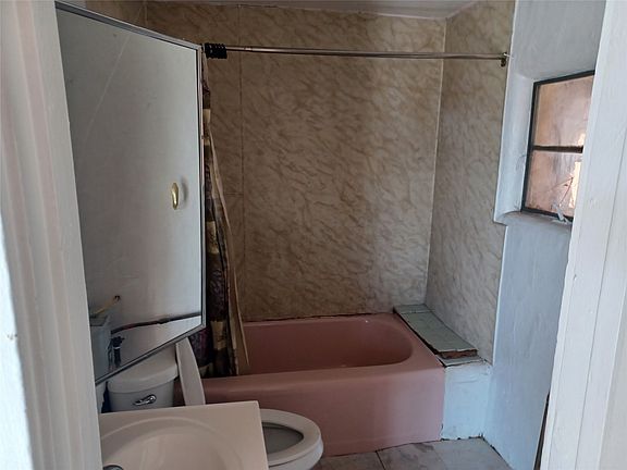 4th image of 1811 Hopewell St