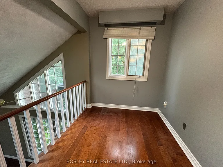 114 Lorne Ave — Photo 21
