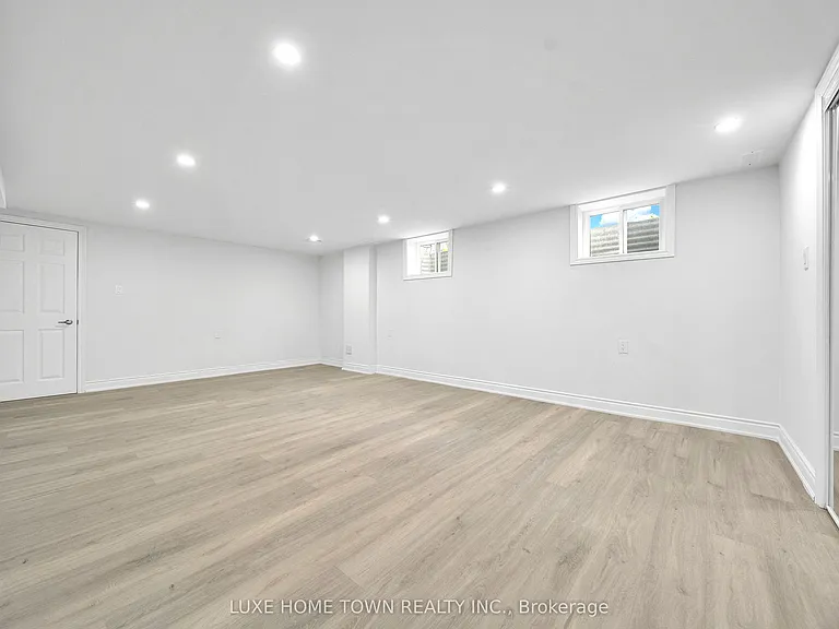 5 Centennial Dr — Photo 35