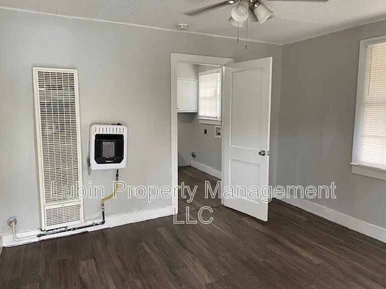 781 David St — Photo 2
