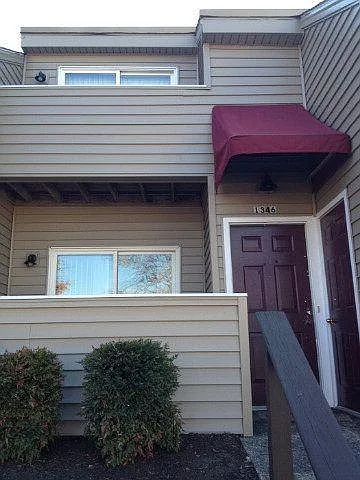 1346 Bradley Dr — Photo 1