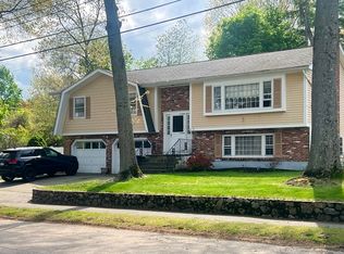 17 Old Farm Rd, Reading, MA 01867