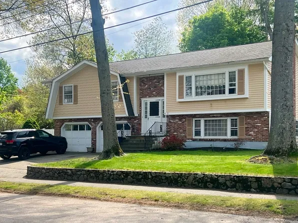 17 Old Farm Rd, Reading, MA 01867