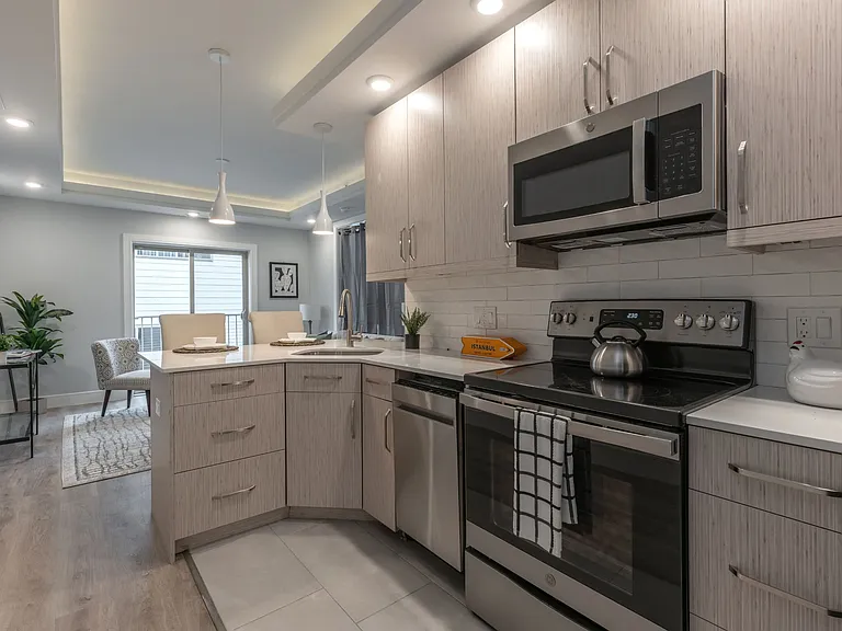 1222 N Marshall St — Photo 13