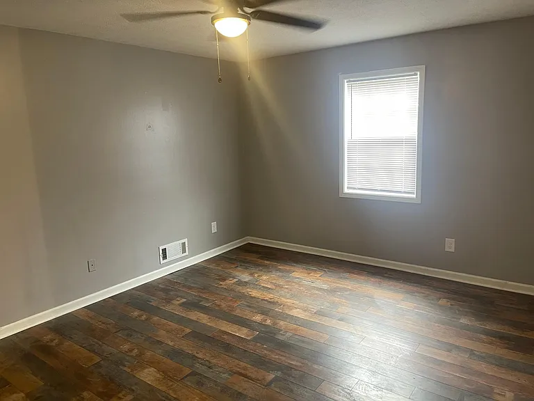 1812 Red Rose Ln — Photo 11
