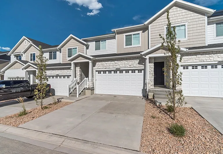 2698 N Blue Dawn Ln — Photo 1