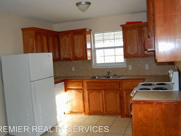 3rd image of 3803 Sheraton Ave APT A