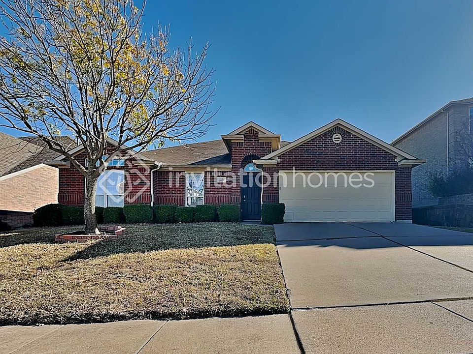 1st image of 905 Hidden Oaks Dr