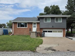 844 S Scenic Dr, Oakland, IA 51560