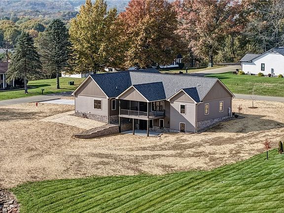 3rd image of 379 Olde Orchard Dr NE