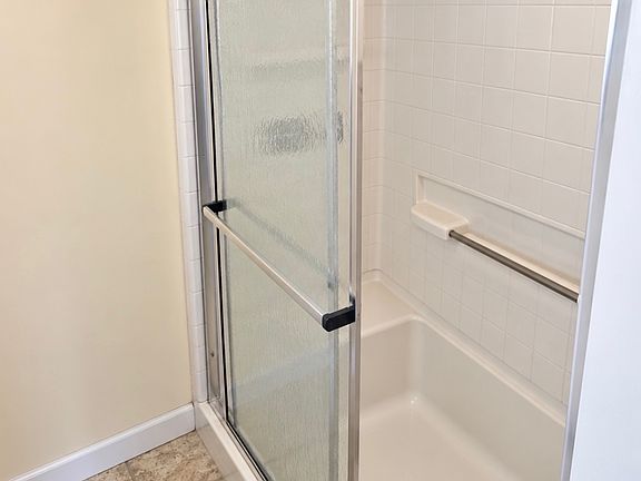 4th image of 112 Union St #3