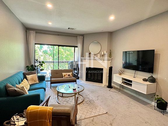 4th image of 39931 Cedar Blvd Unit 304