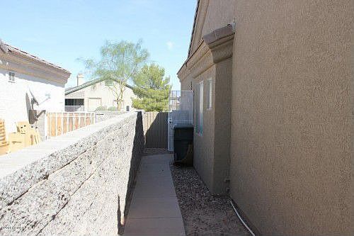 3rd image of 976 W Crooked Stick Dr
