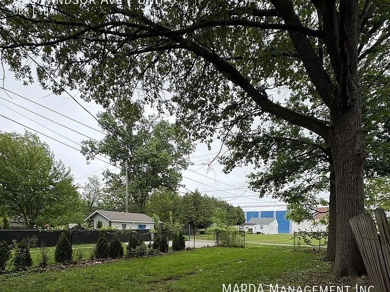 858 Windsor Ave #3 — Photo 15