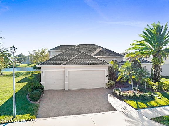 2nd image of 3313 Carambola Cir