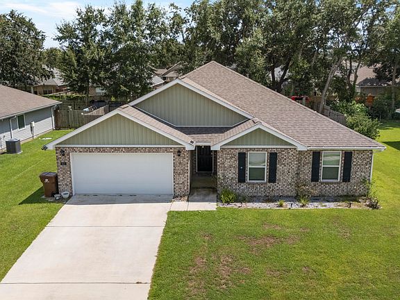 3rd image of 211 Hawthorne Dr