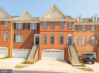25899 Kirkwood Sq, Chantilly, VA 20152