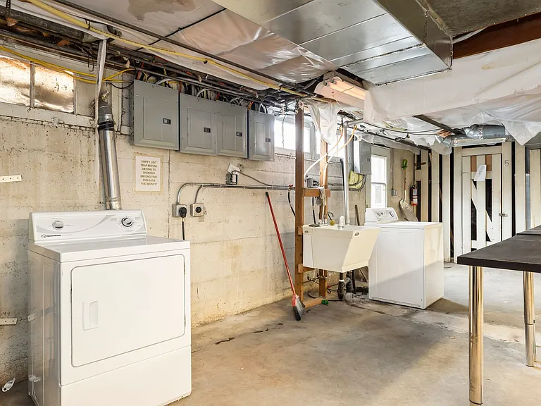 Parkside Apartments — Photo 18