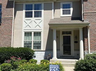 2488 Waterbury Ln, Buffalo Grove, IL 60089