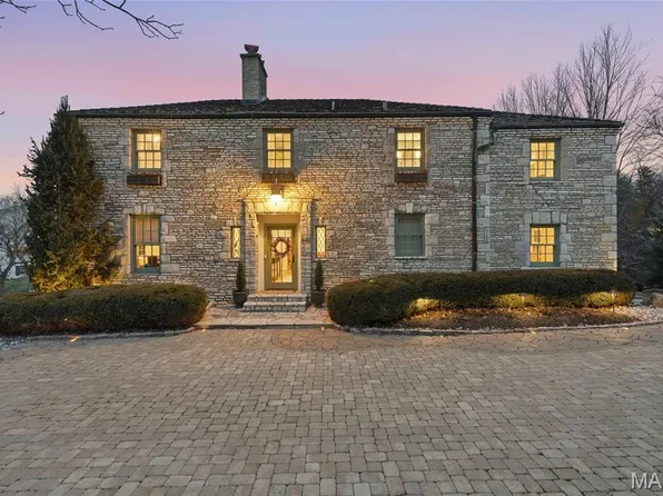 3 Countryside Ln, Saint Louis, MO 63131