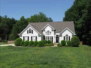 104 Farmwood Dr, Fountain Inn, SC 29644