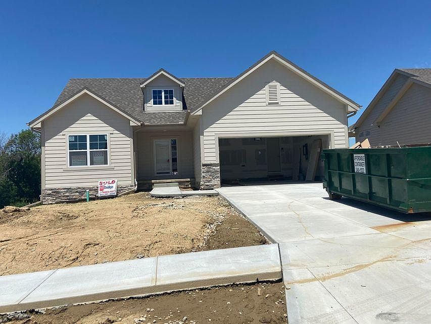 2nd image of 42 Alder Cir