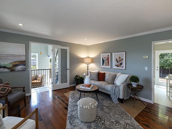 3rd image of 121 Mesa Ln