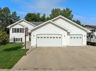416 22nd St SW, Minot, ND 58701