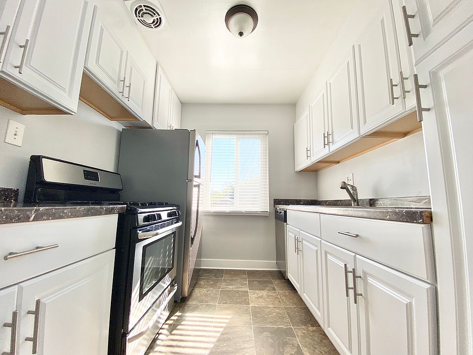 1st image of 7731 Romaine St #10