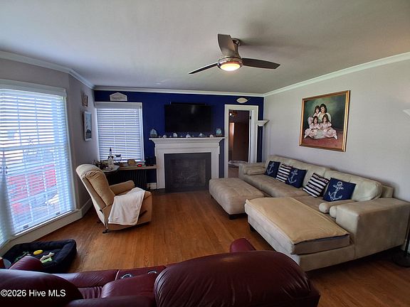 3rd image of 104 Locust Street