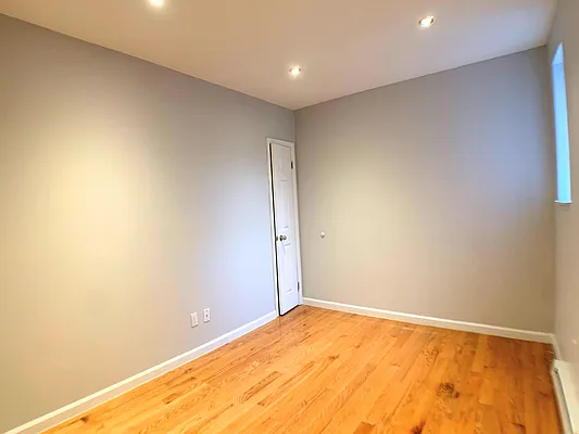 Rented by Premier One Realty LLC | media 6