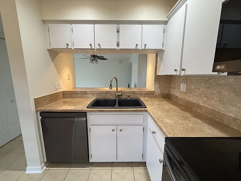 437 Wexford Cir #79 — Photo 13