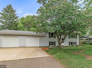 806 Oak Ridge Dr, Osceola, WI 54020