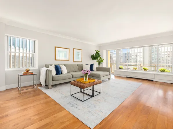 118 East 60th Street image 1 of 15