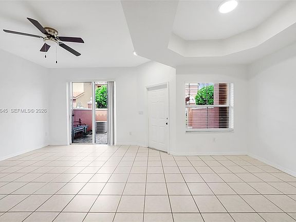 4th image of 642 SW 106th Ave #1514