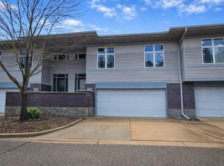 28 Deer Point Trl, Madison, WI 53719